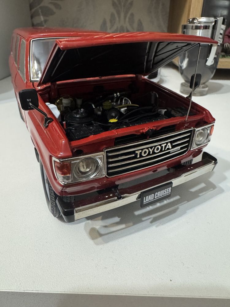 Колекционая модель 1/18 KYOSHO