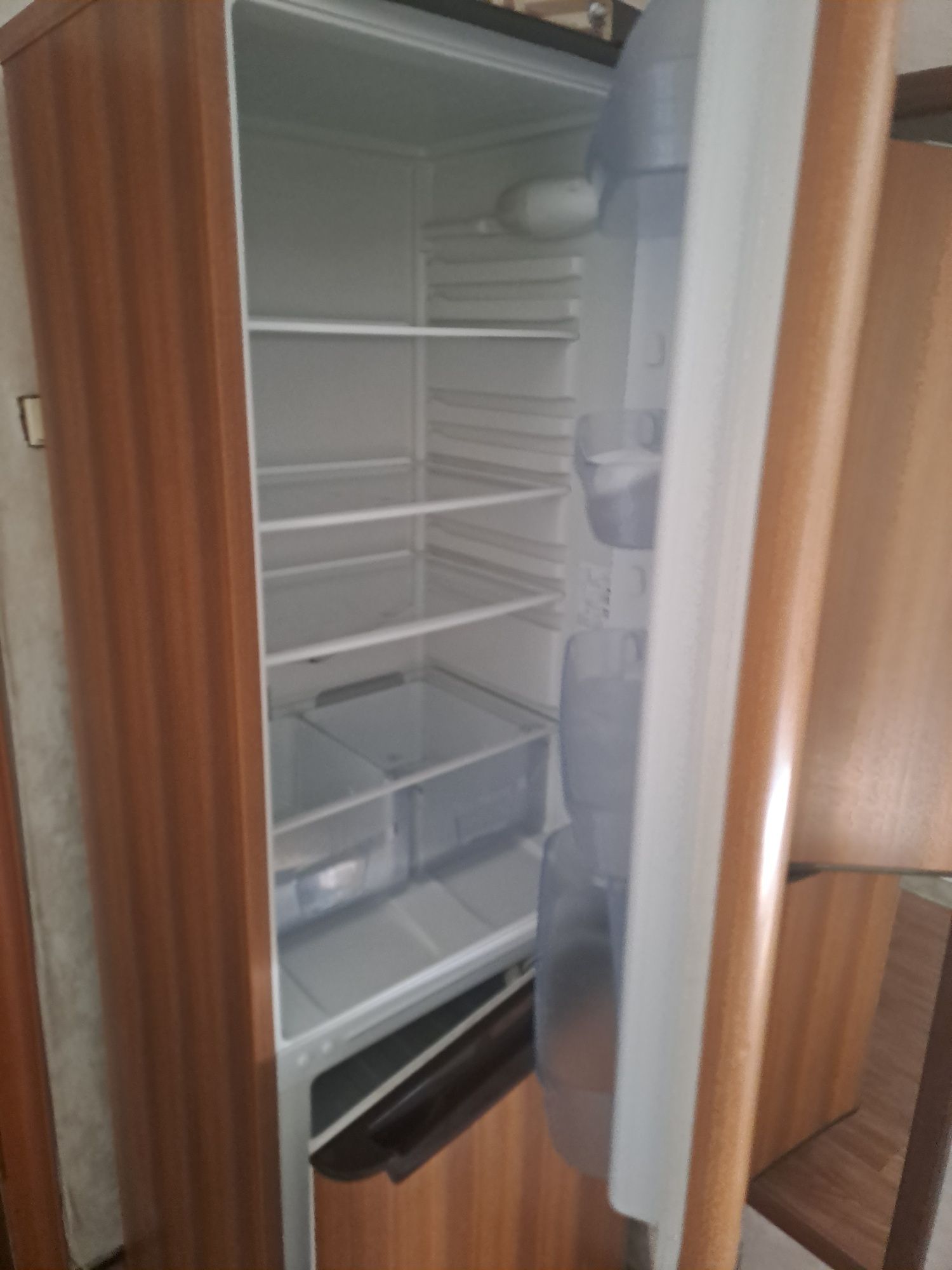 Продам холодильник