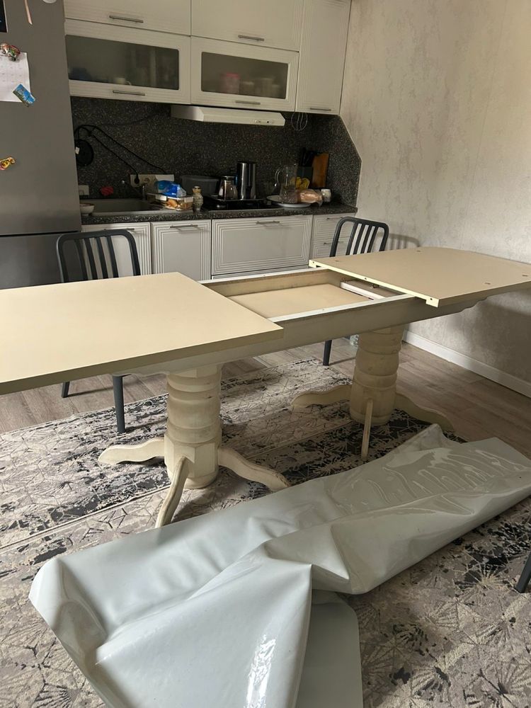 Продам стол раздвижной