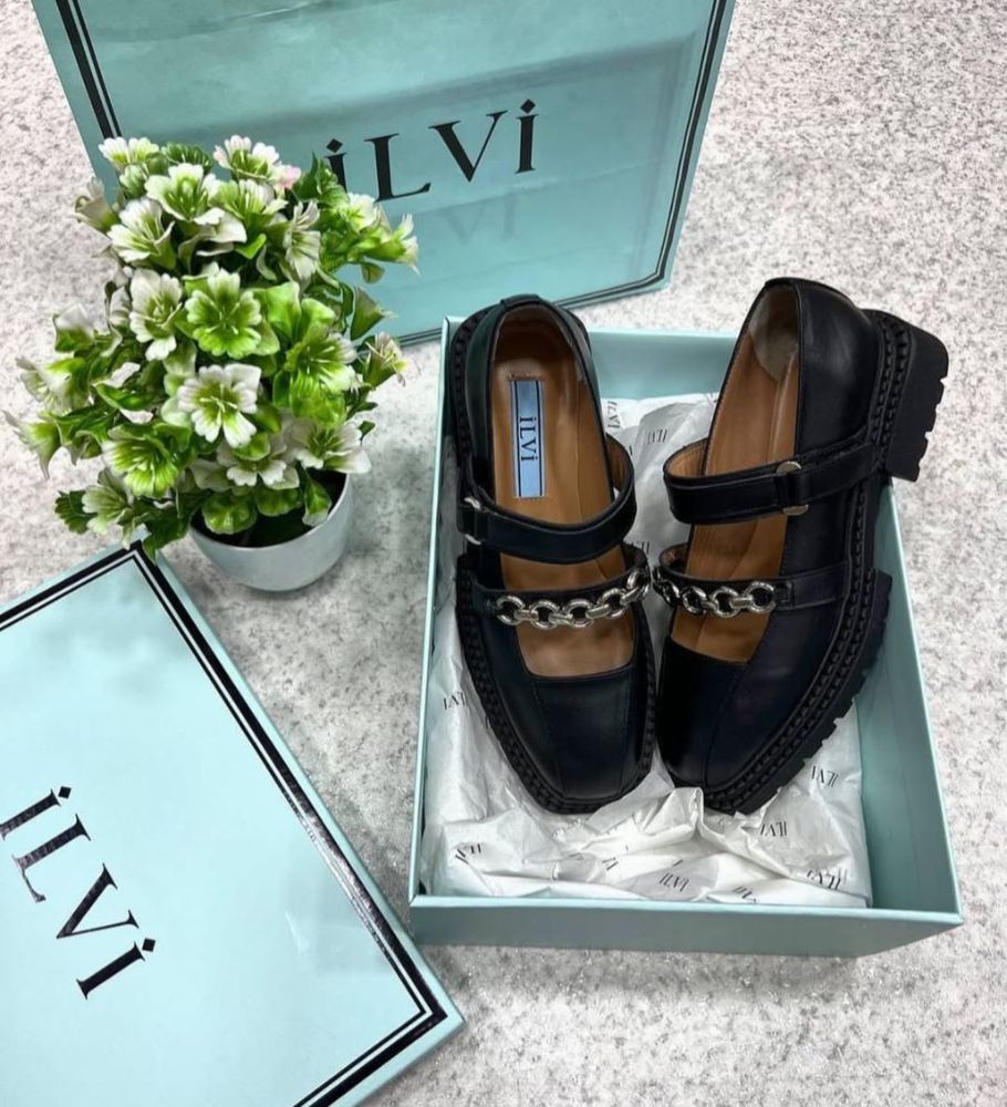 Туфли от бренда ilvi в черном цвете.