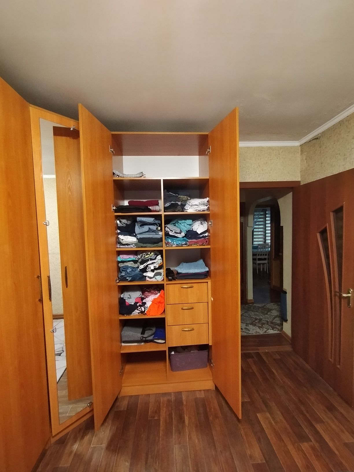Продам Шкаф Угловой
