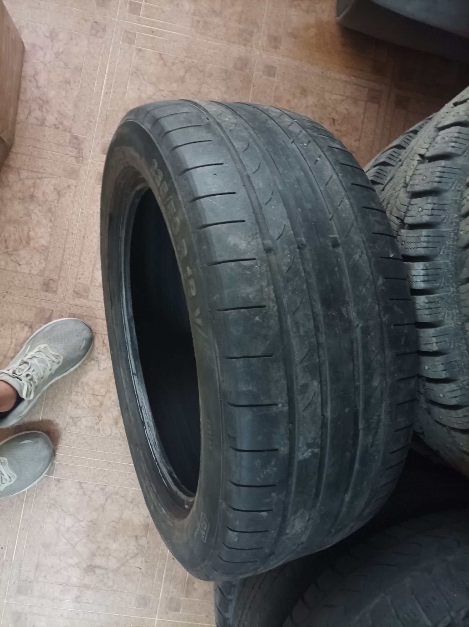 Продам шины R18 /235/55