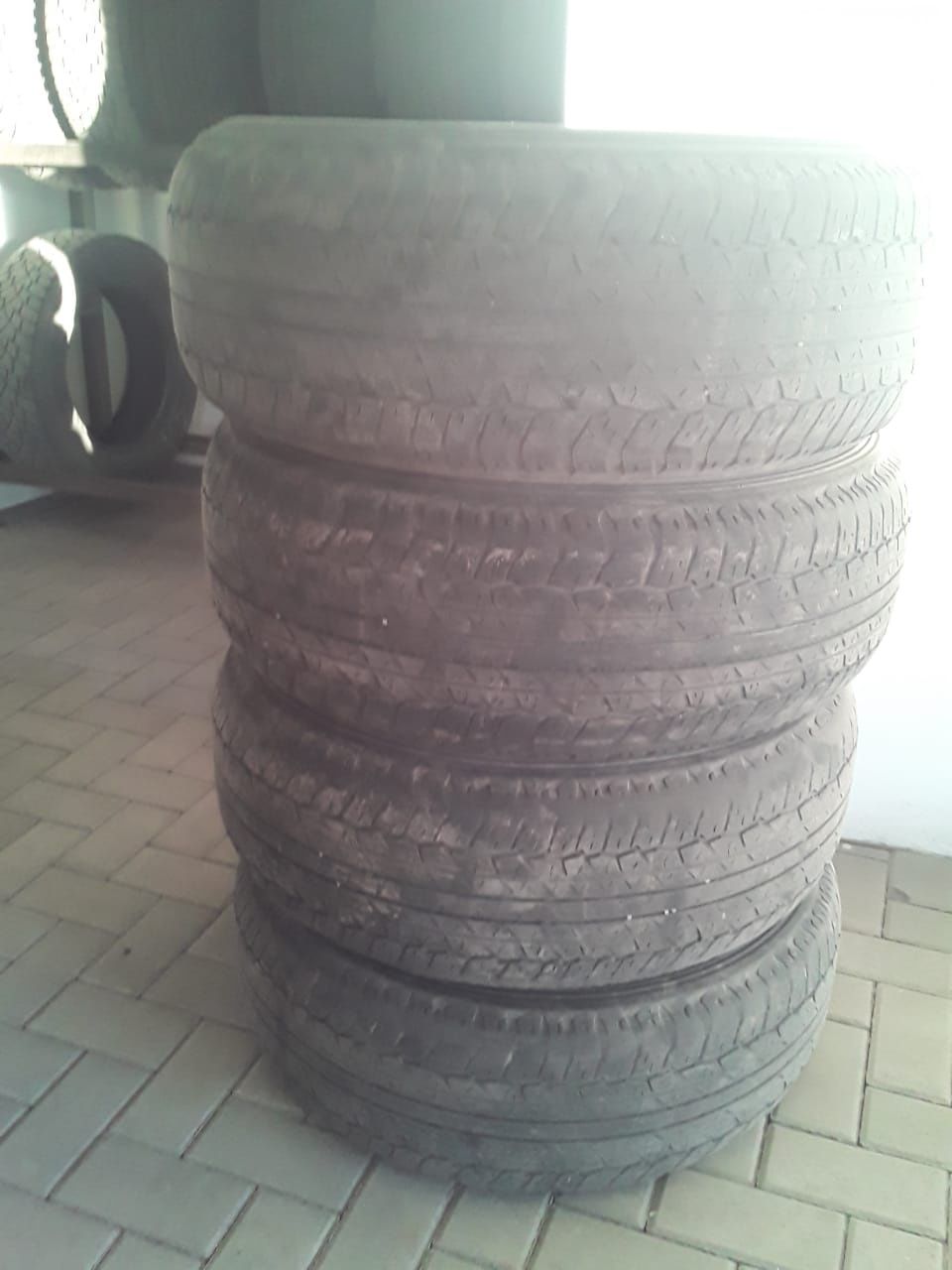 Продам резину. DUNLOP