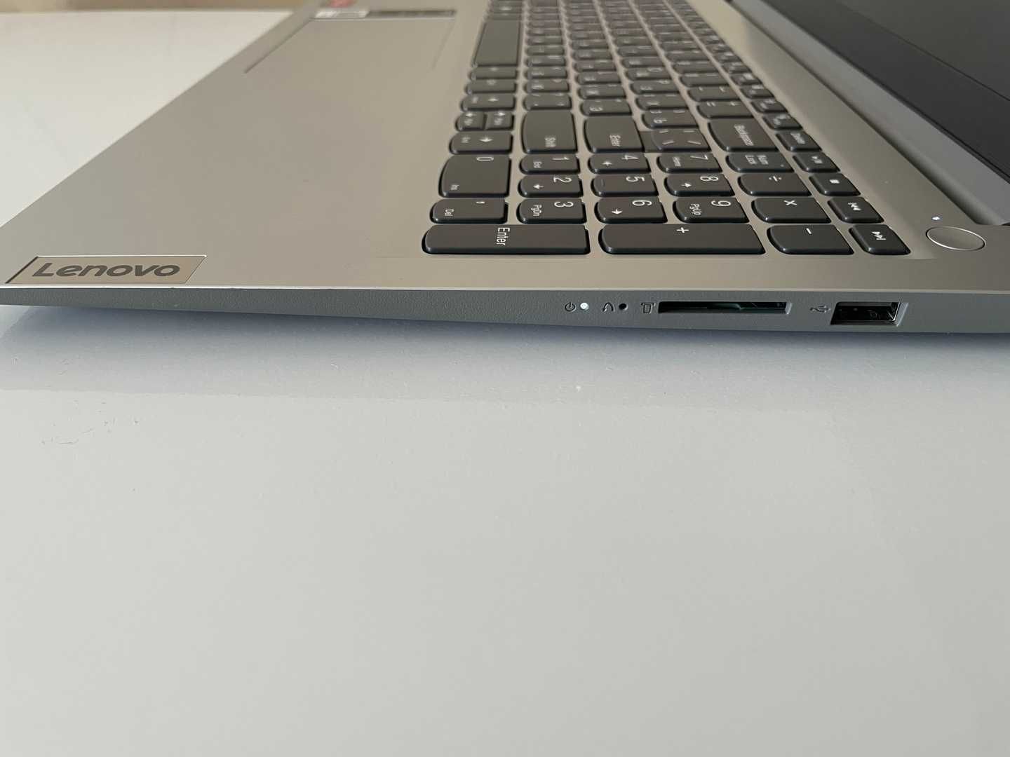 Продам Lenovo 15alc7 /Ryzen 7-5700u/16Gb Ram/512Gb ssd/Amd Graphics/