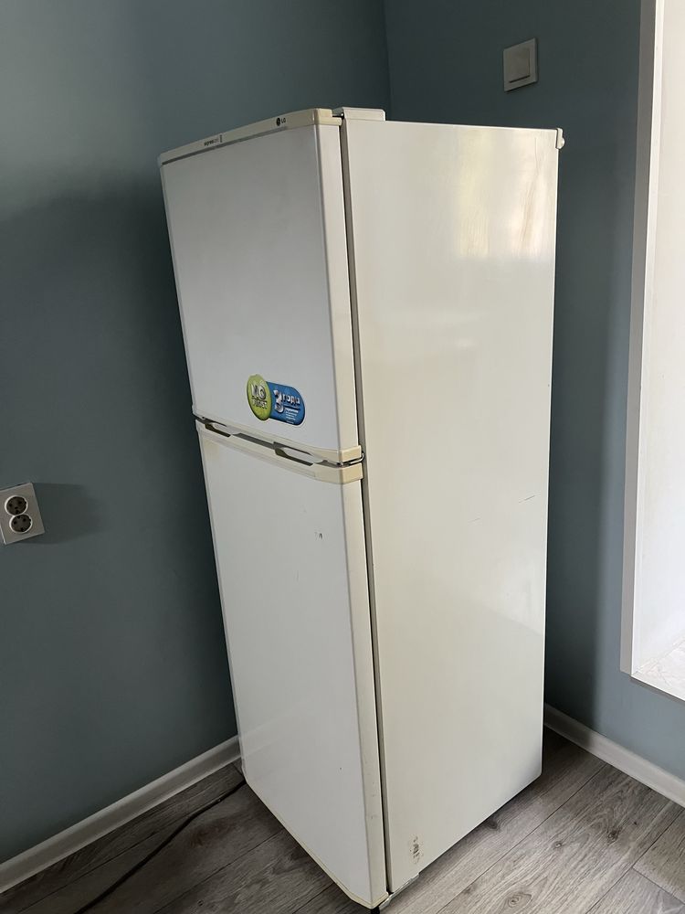 Продам холдильник lg
