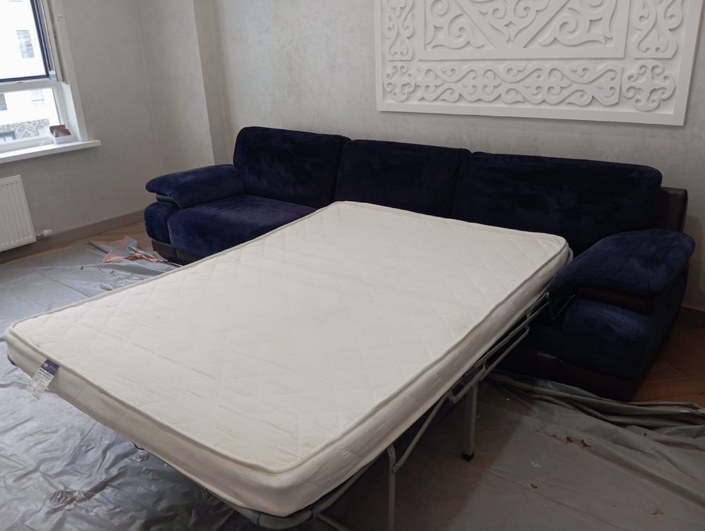 Продам диван 3м……………….