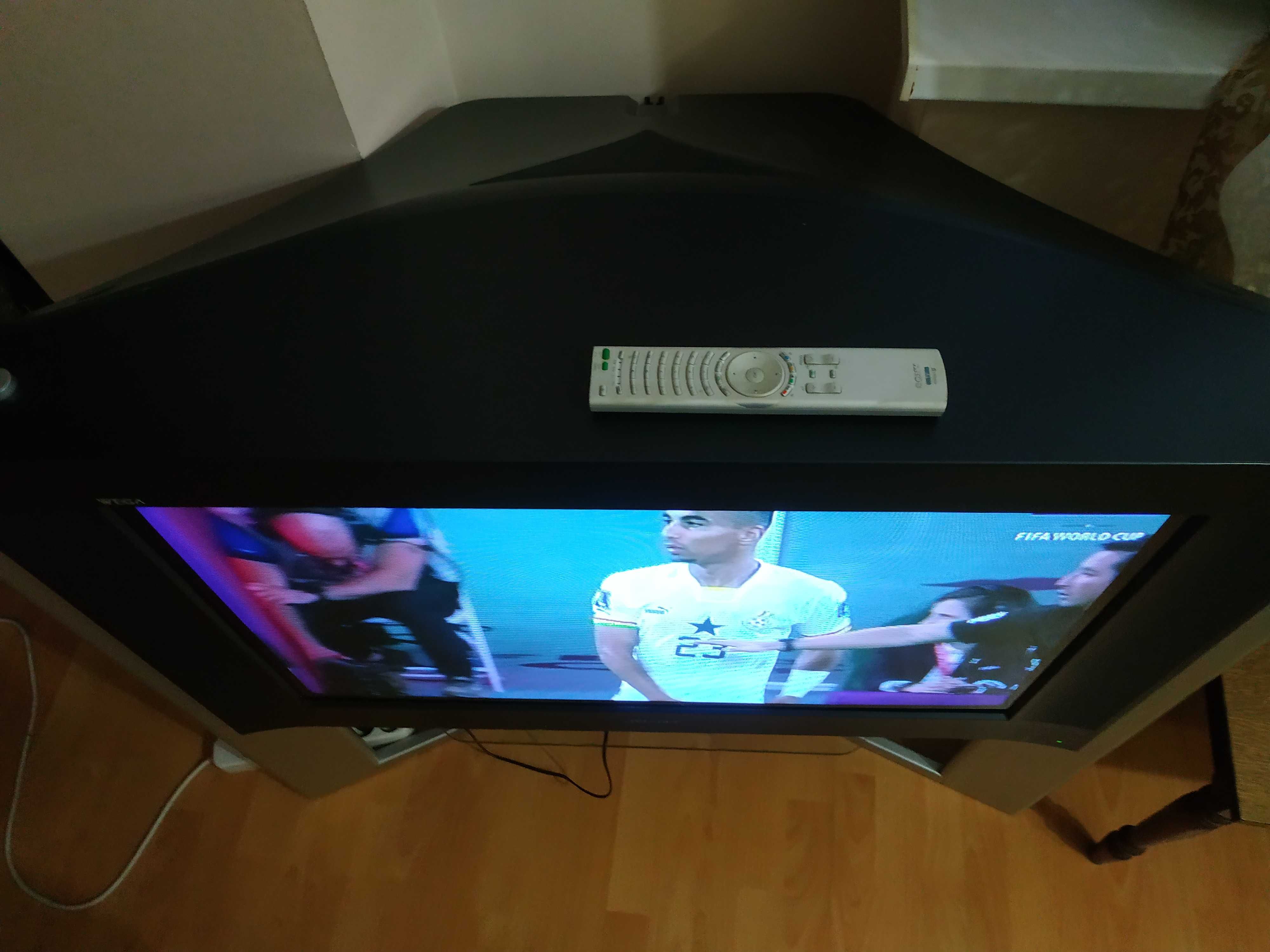 Телевизор Sony 36" с встроенной тумбой, ЭЛТ,  100Гц