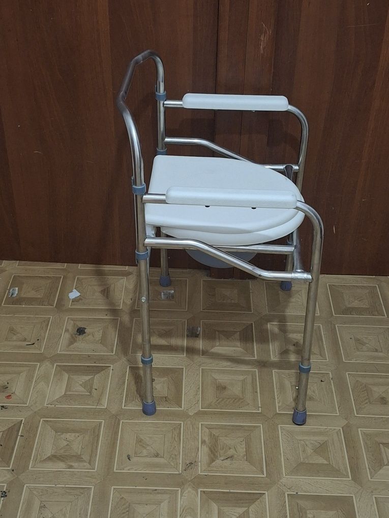 Санитарный   стул