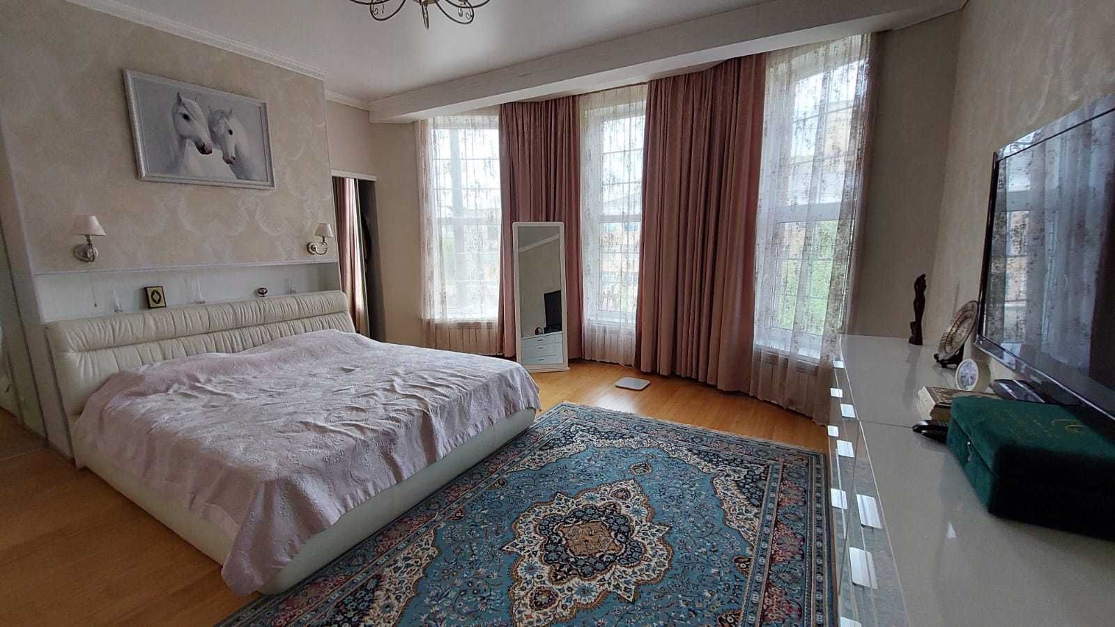 ПРОДАМ коттедж в городе