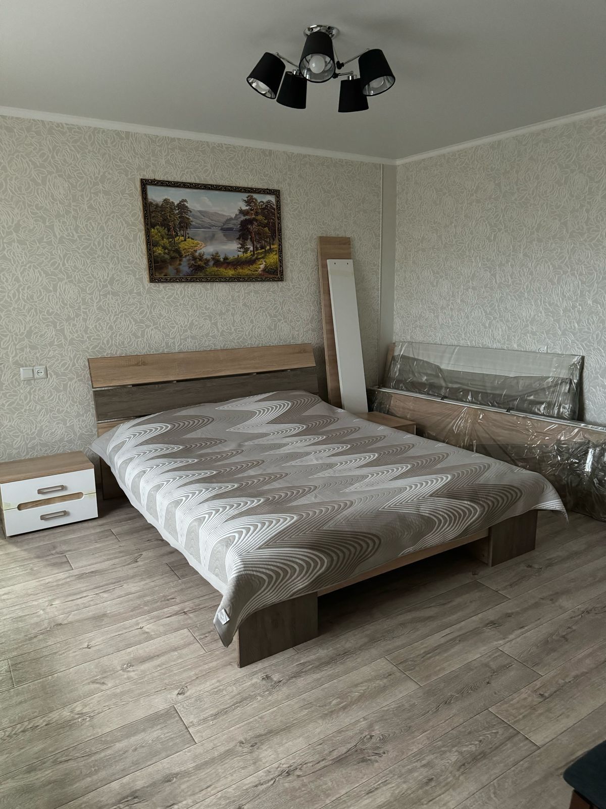Продам 4 комнатную квартиру 90 кв.м  АРС