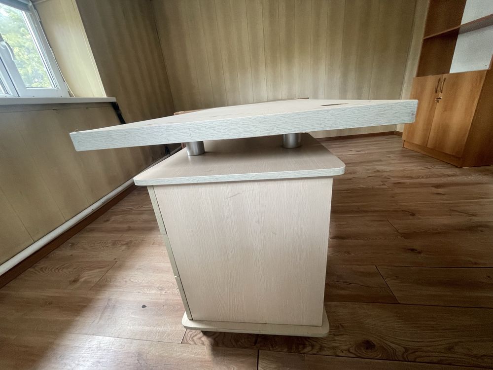 Стол компьютерный