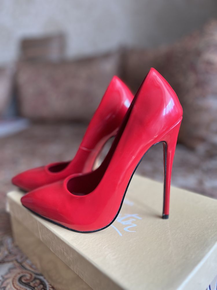 Новые туфли Christian Louboutin