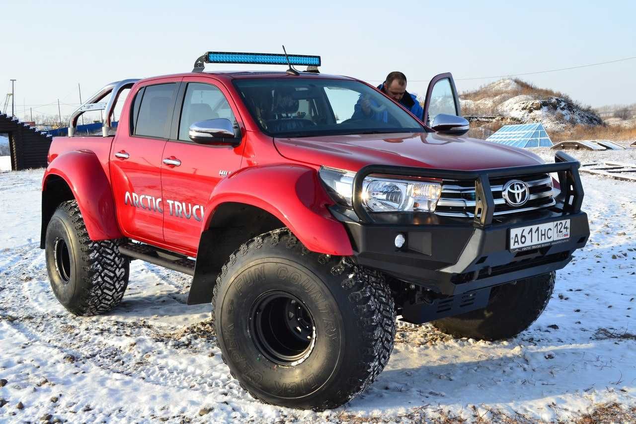 Передний силовой бампер РИФ Toyota Hilux