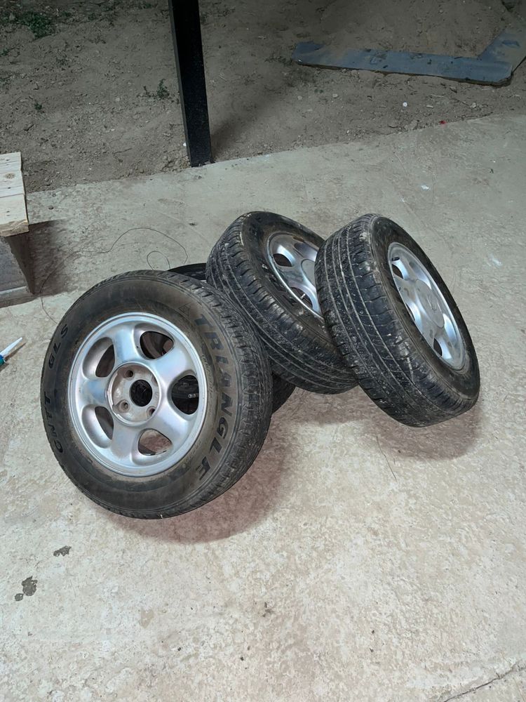 Шины покрышки с дисками 185/70/r14 4 шт