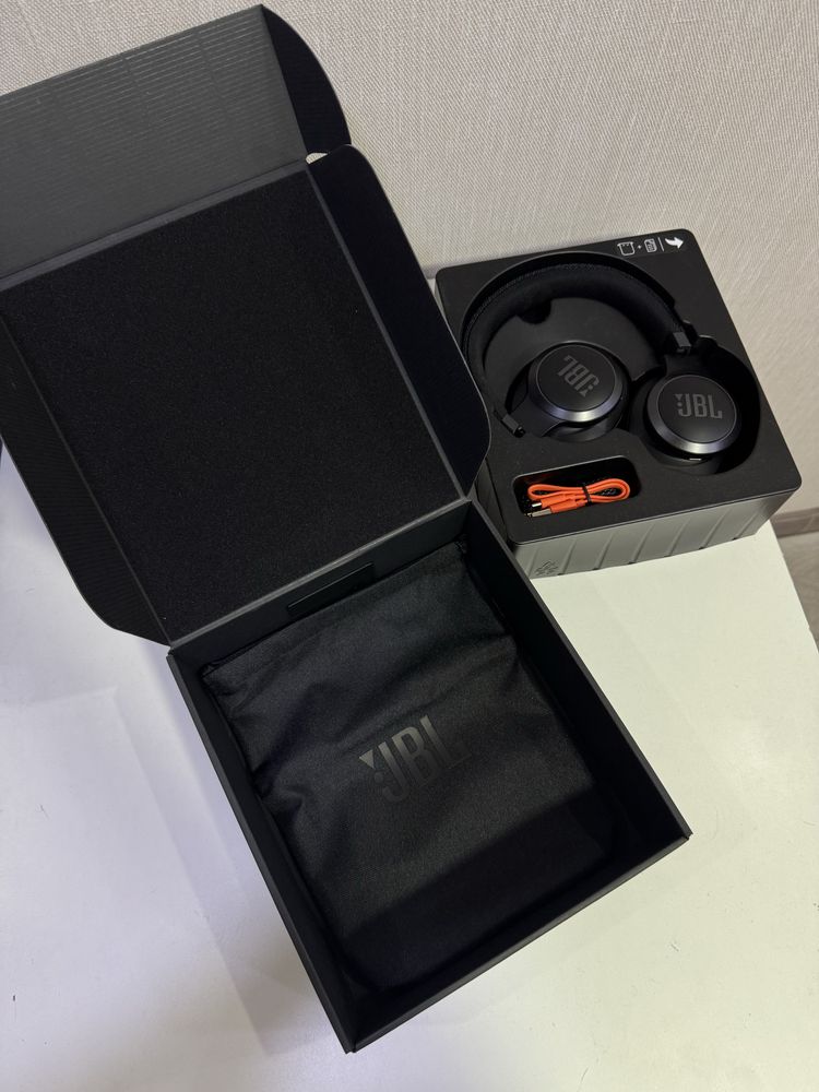 Продам наушники JBL LIVE 660NC