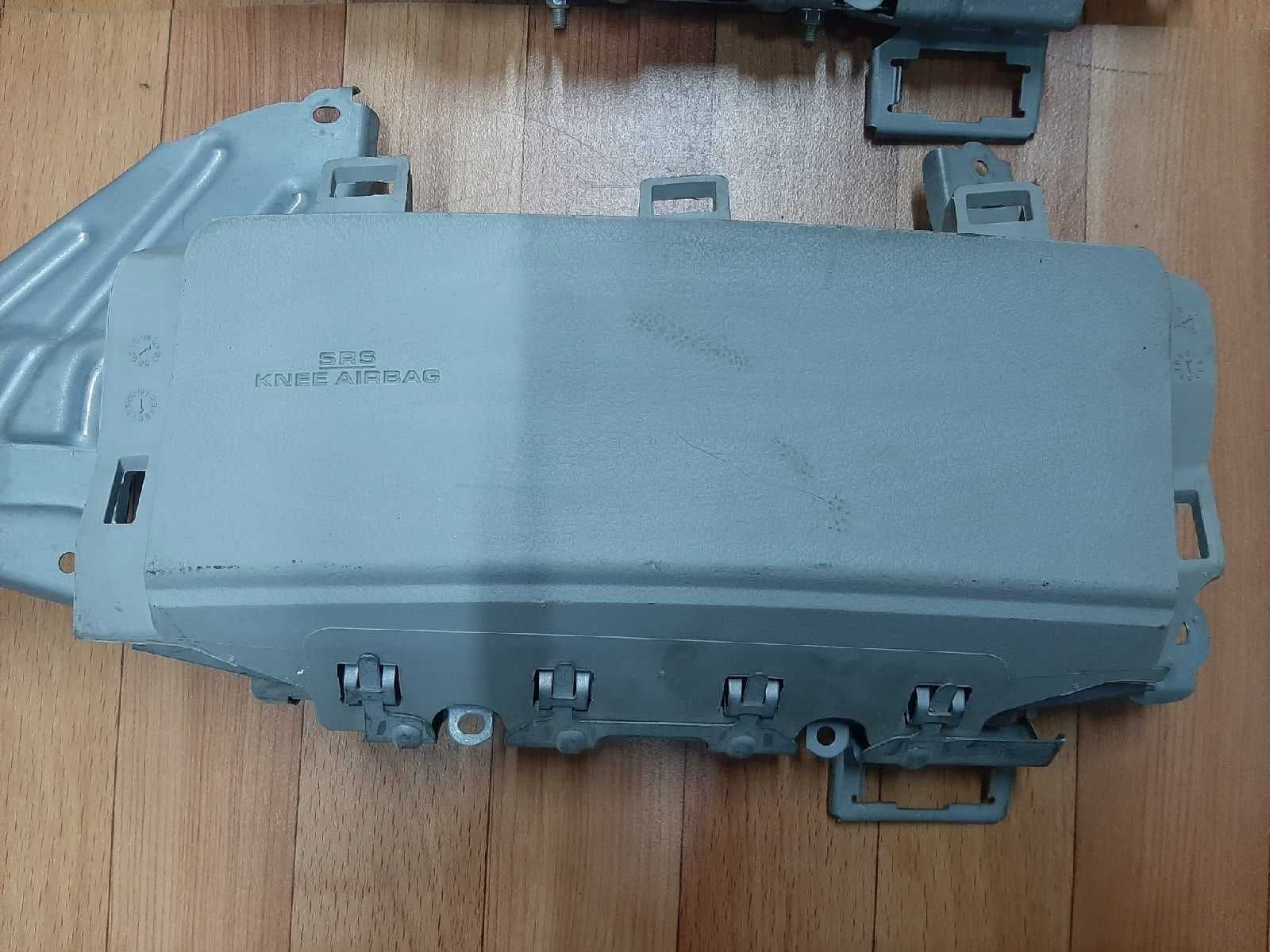 Продам Подушка безопасности в колени Toyota Camry 40 / 45