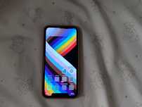 iPhone 10 бу экран потрескался