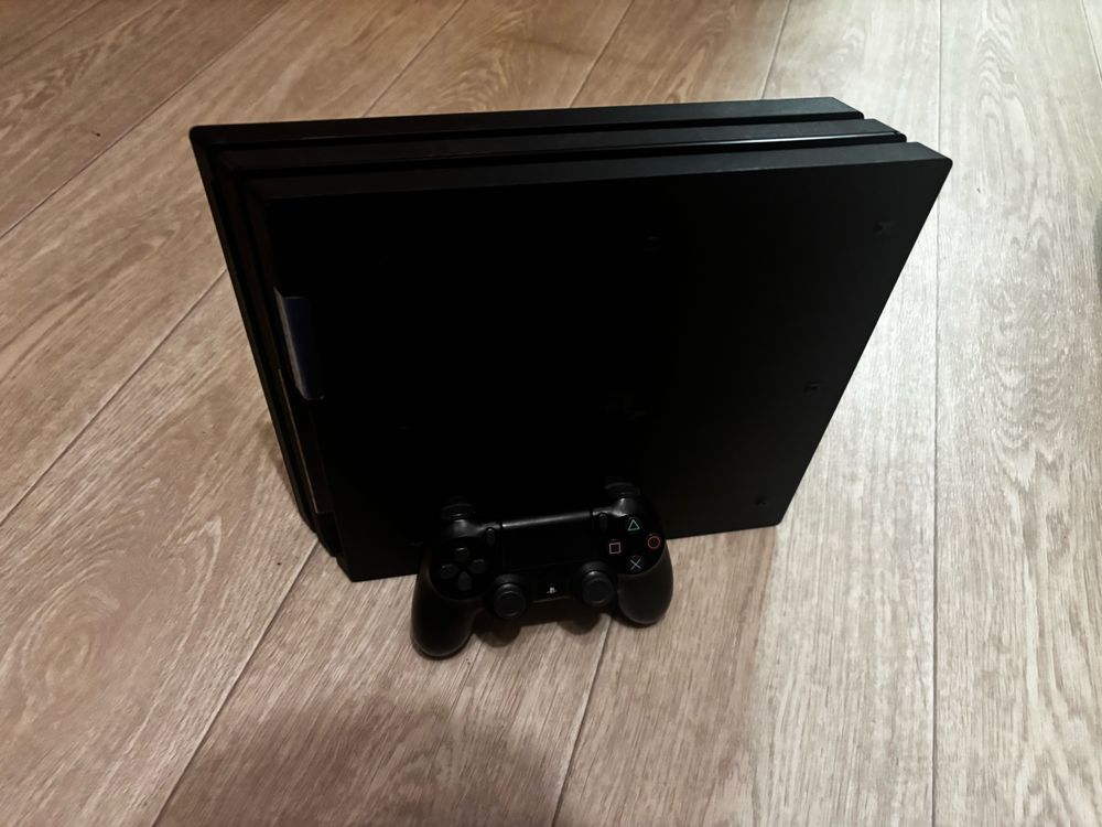 Продам ps4 pro 1tb