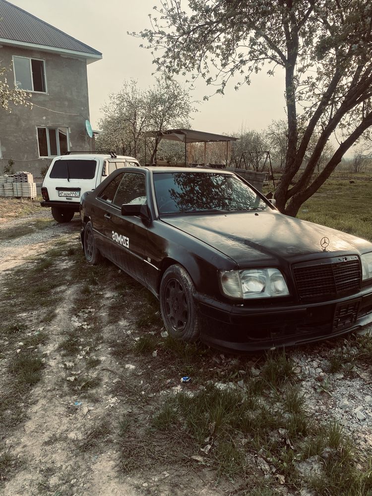 Mersedes Benz C124 Coupe Vaz Niva