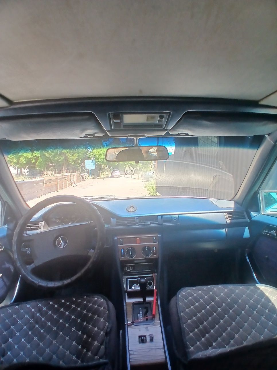 Продам Мерс 124 е230