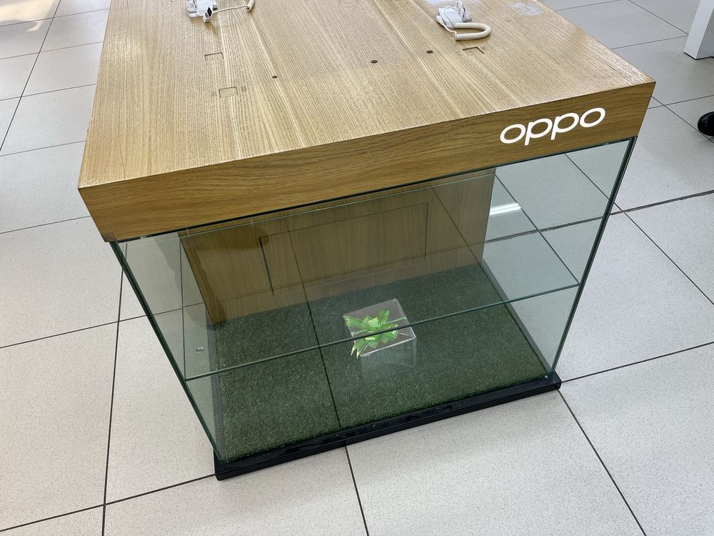 Рекламный стол Oppo