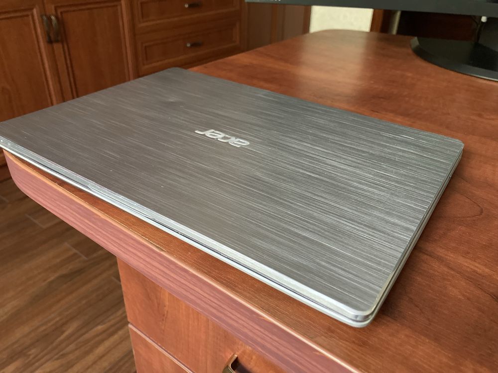 Срочно! Ноутбук Acer Swift 3