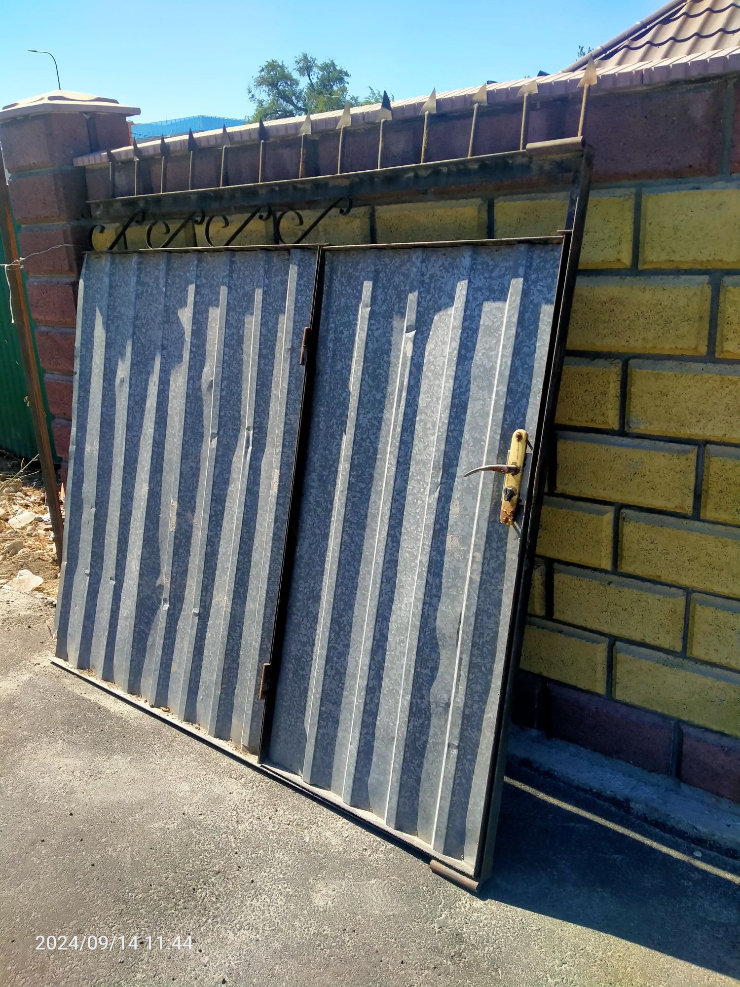 Продам ворота с калиткой