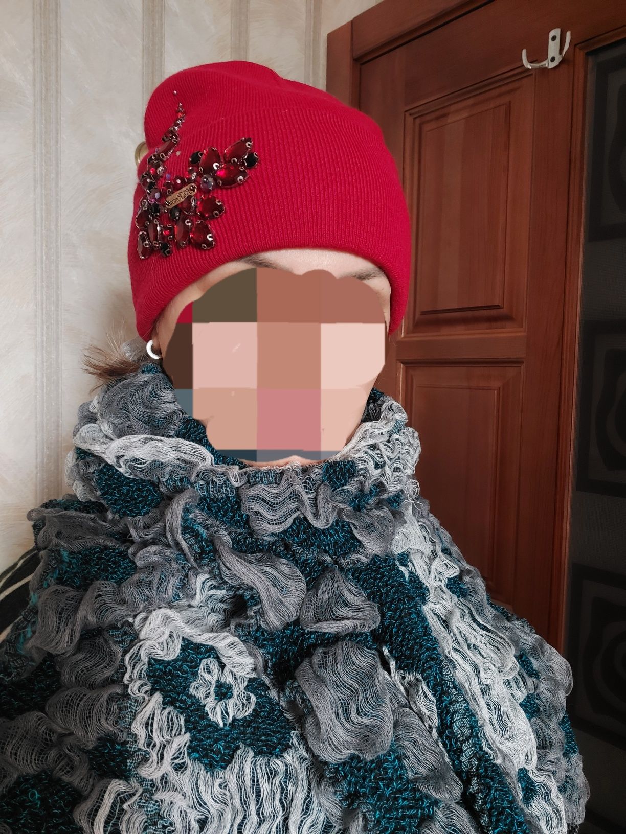 Новые фирменные зимние шапки.