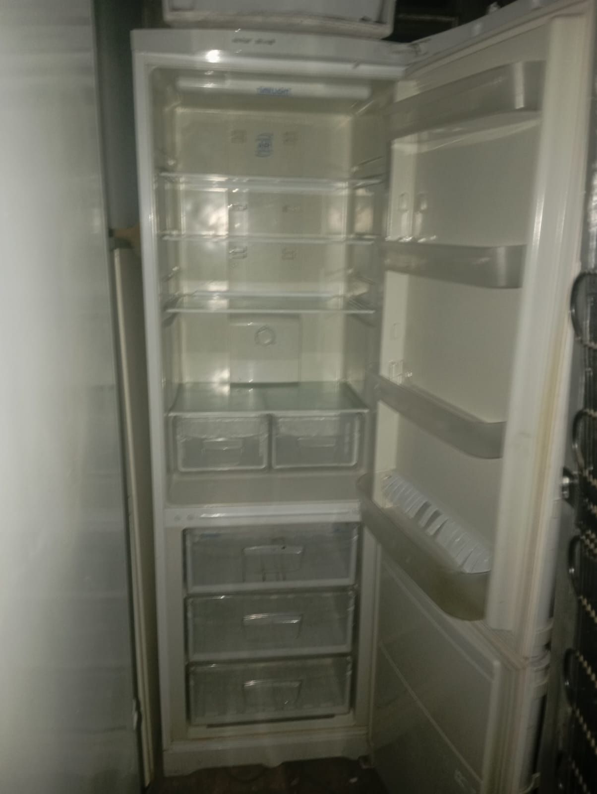 Продам холодильник