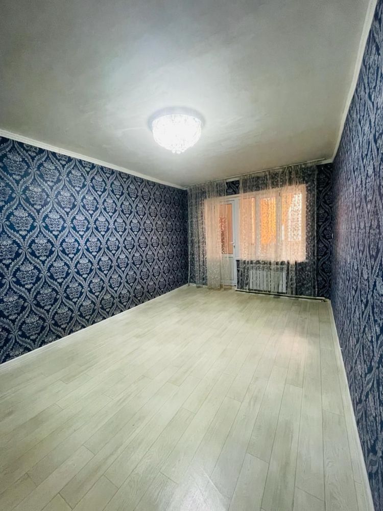 Продается 3-комнатная квартира, г. Шымкент, 4 микрорайон