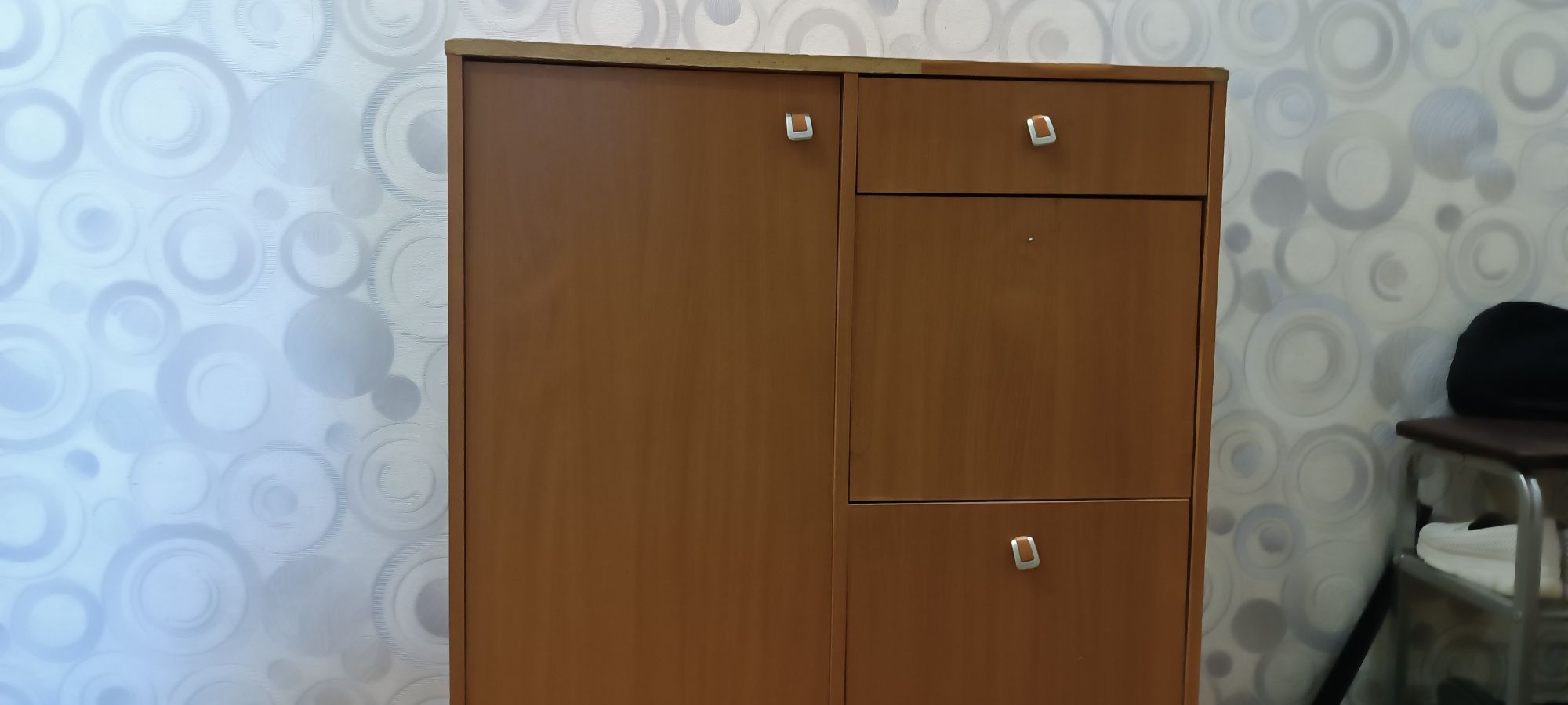 Продам Шкаф-купе + в подарок обувница.