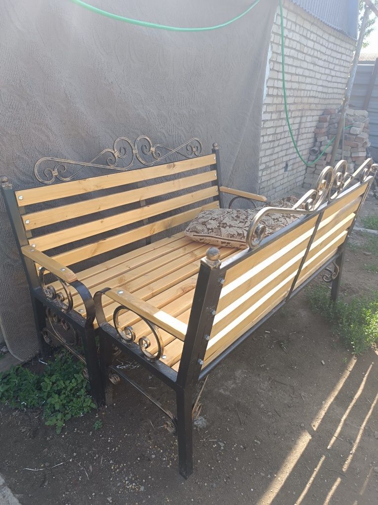 Продам 2 лавки и стол
