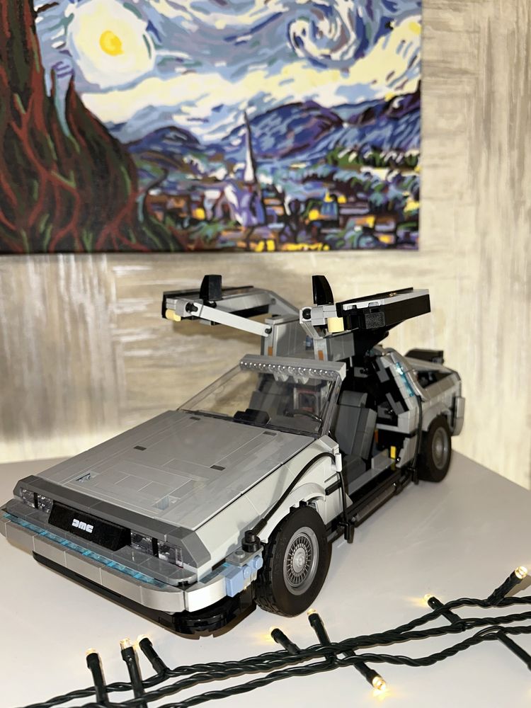 Продам машинку Lego Back to the Future