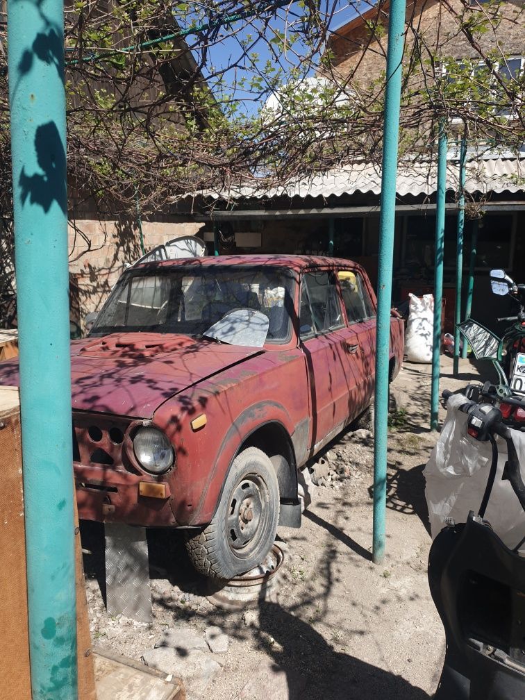 Продам жигули на запчасти