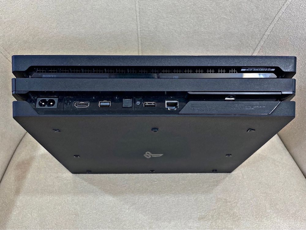 Sony PlayStation 4 pro 1TB / с играми
