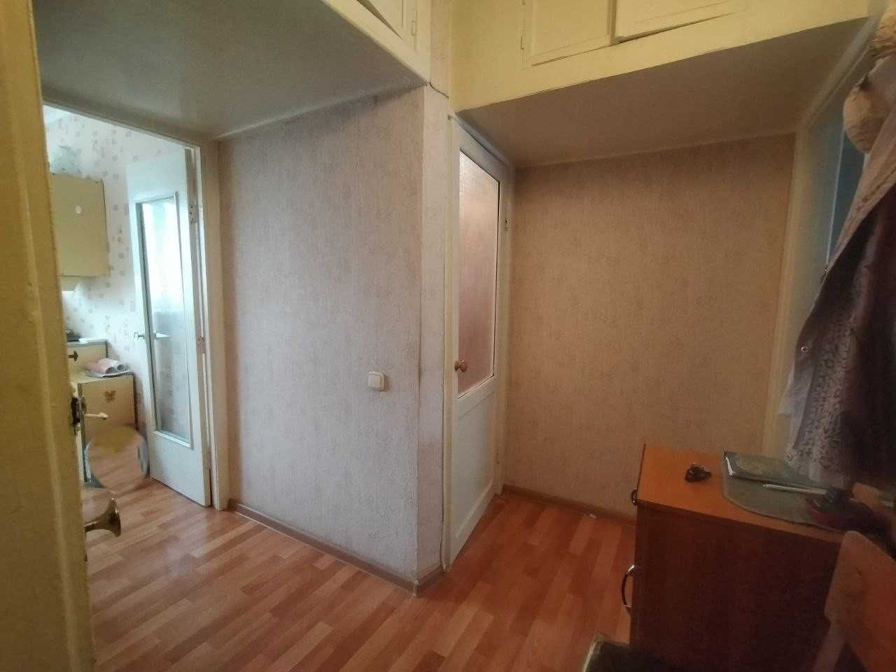 Продажа двухкомнатной квартиры в центре , в отличном доме.