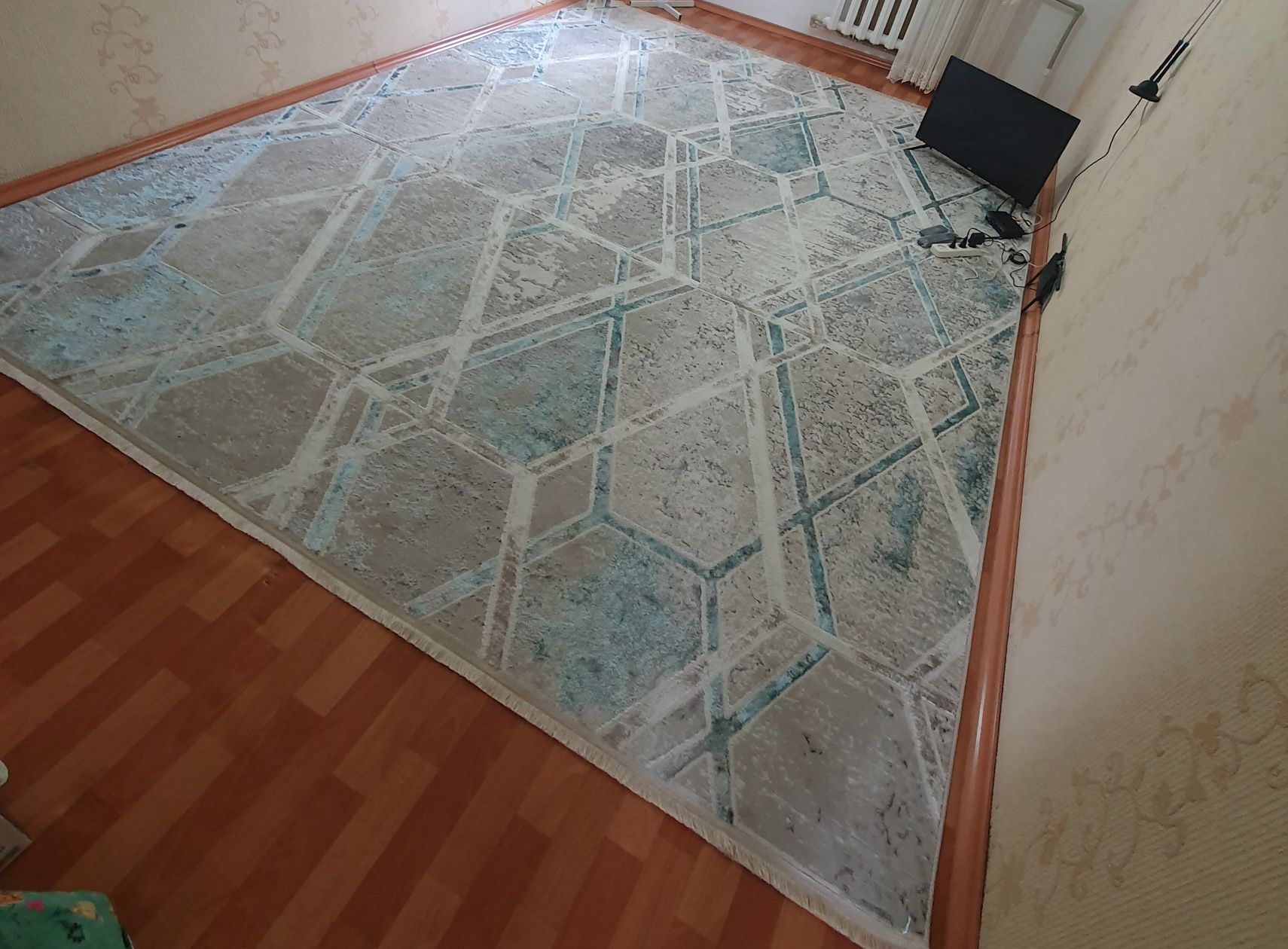 Новый ковёр новый 5 × 3 в хорошем состоянии