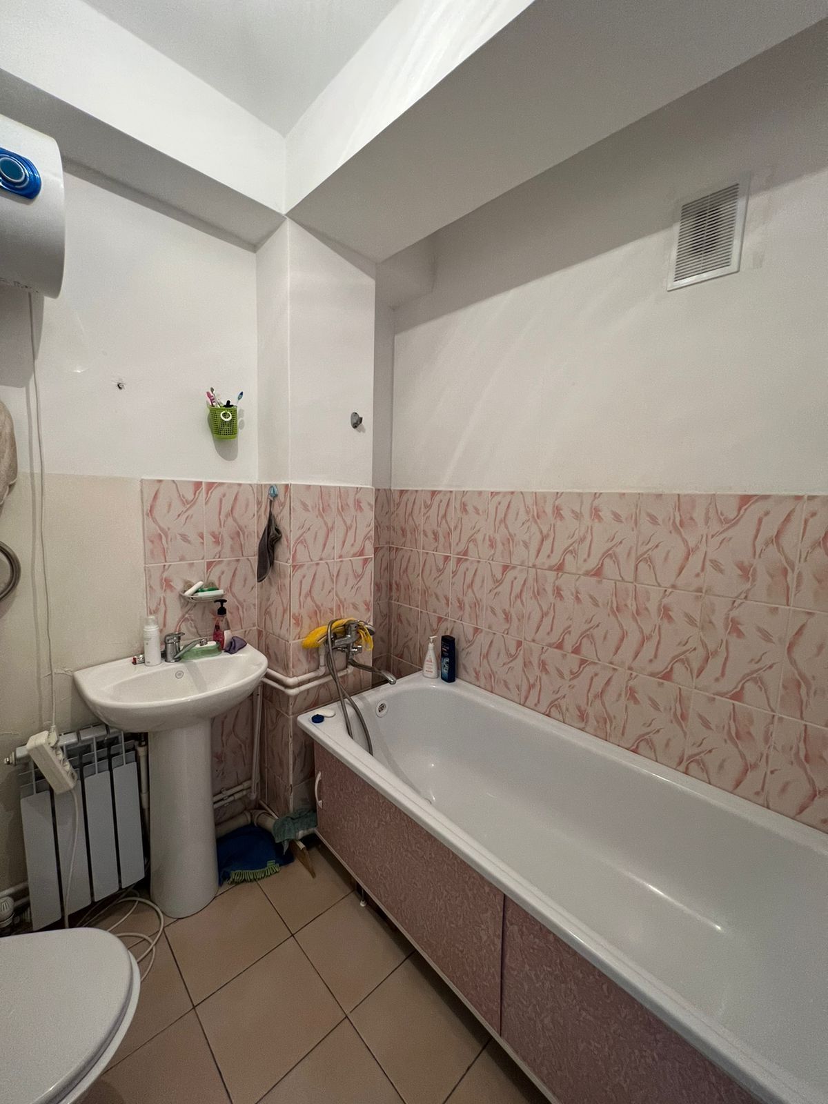 Трешка в микрорайоне Сарыарка , 80 квадратов , 2 сануазла, 2 балкона