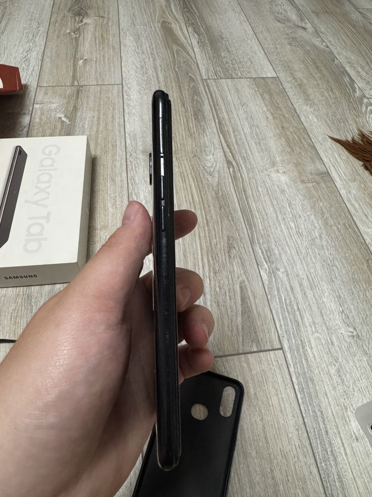 Продам Samsung Galaxy A10s