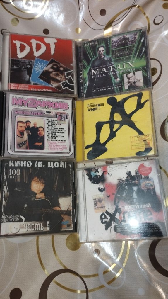 Компакт  и CD R диски с играми музыкой песнями мультиками от 500 т