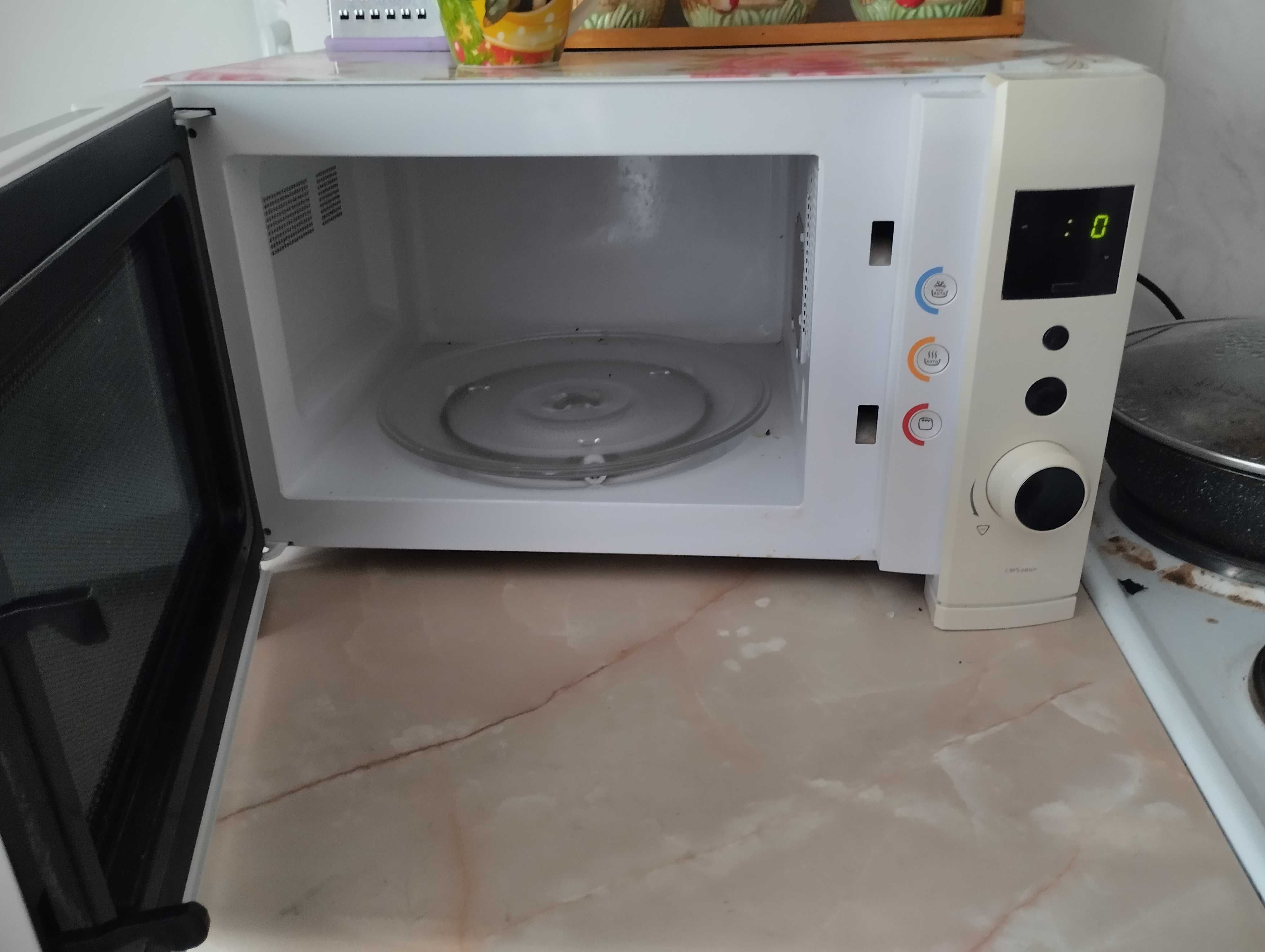 Микроволновка Electrolux