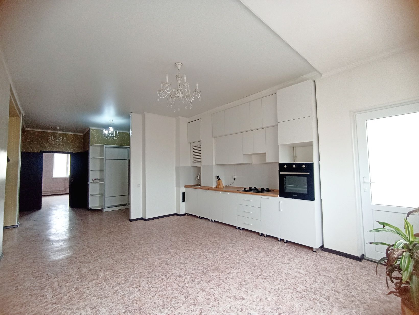3-комн кв в центре 116 м2 ,Тигу, 4 эт, ЖК