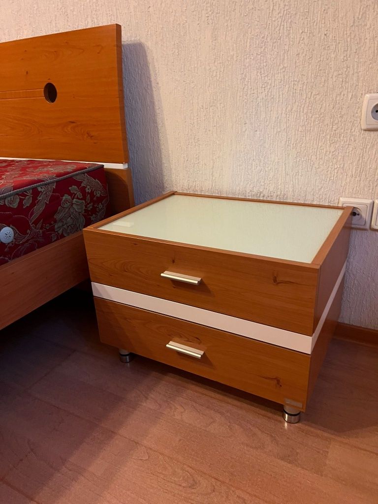 Срочно продам мебель шкаф, кровать, стенку