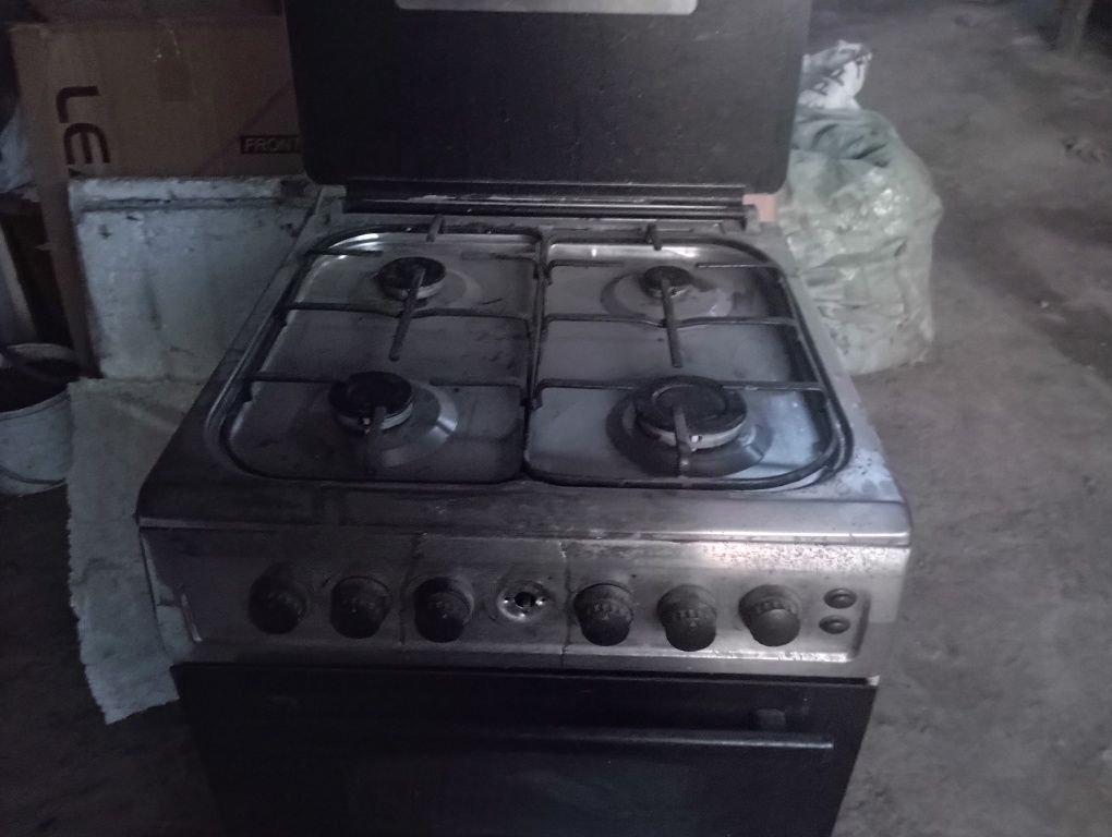 Продам  2 газовые плиты