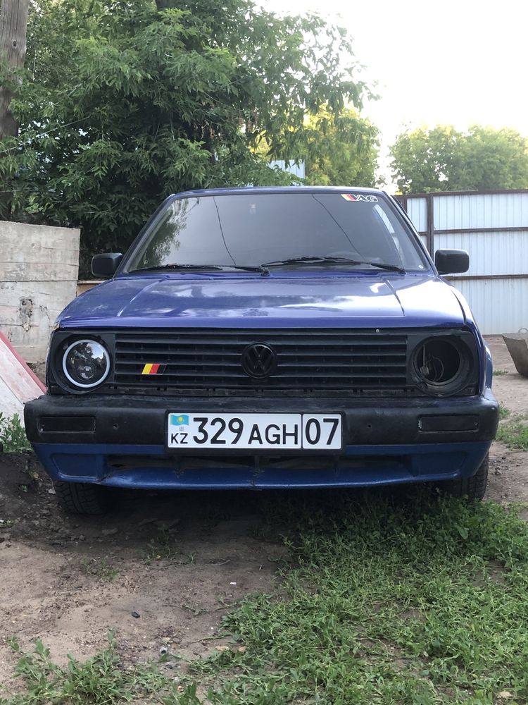 Продам решетку на гольф 2 под 2 фары