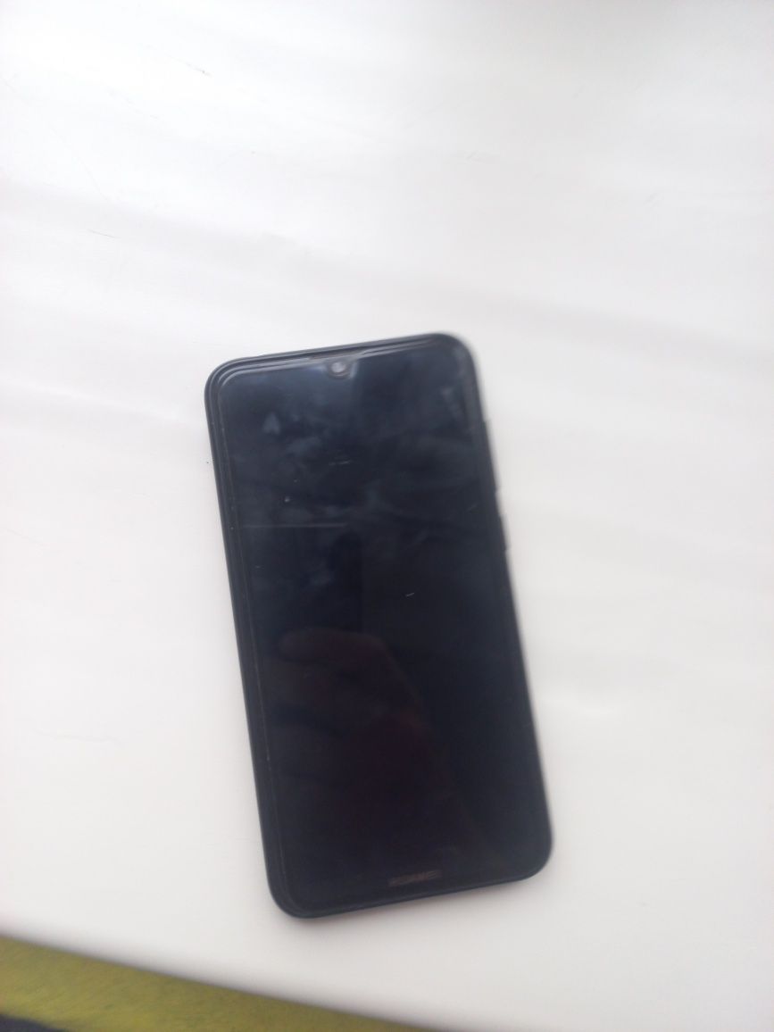 Продаётся телефон Huawei Y7