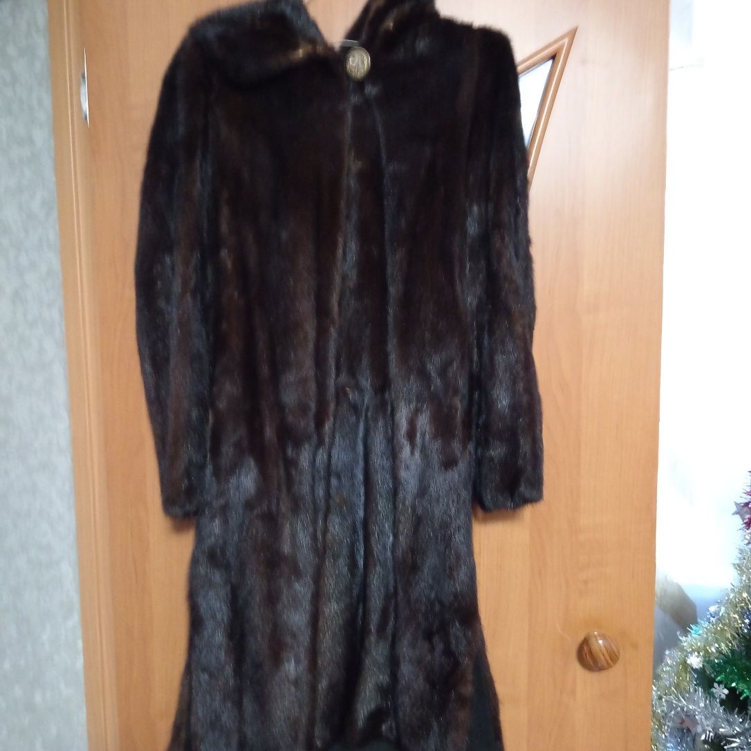 Продам норковую шубу