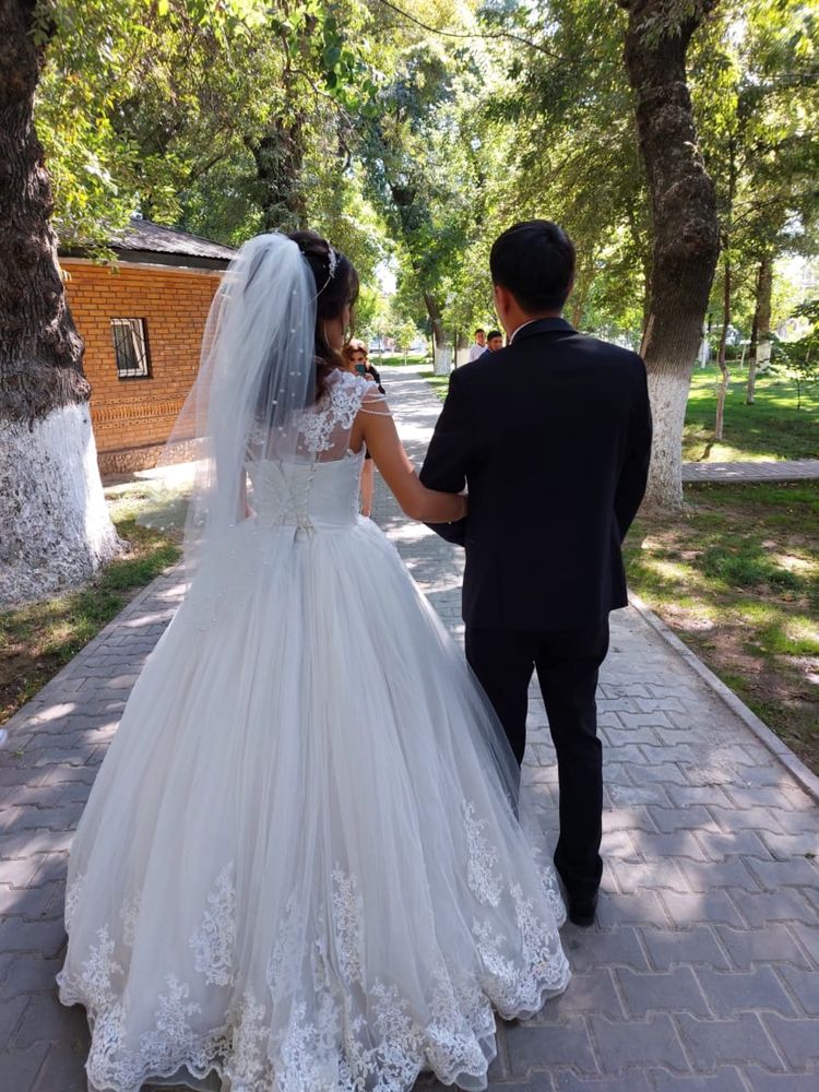Продам свадебное платье б/у 22.000