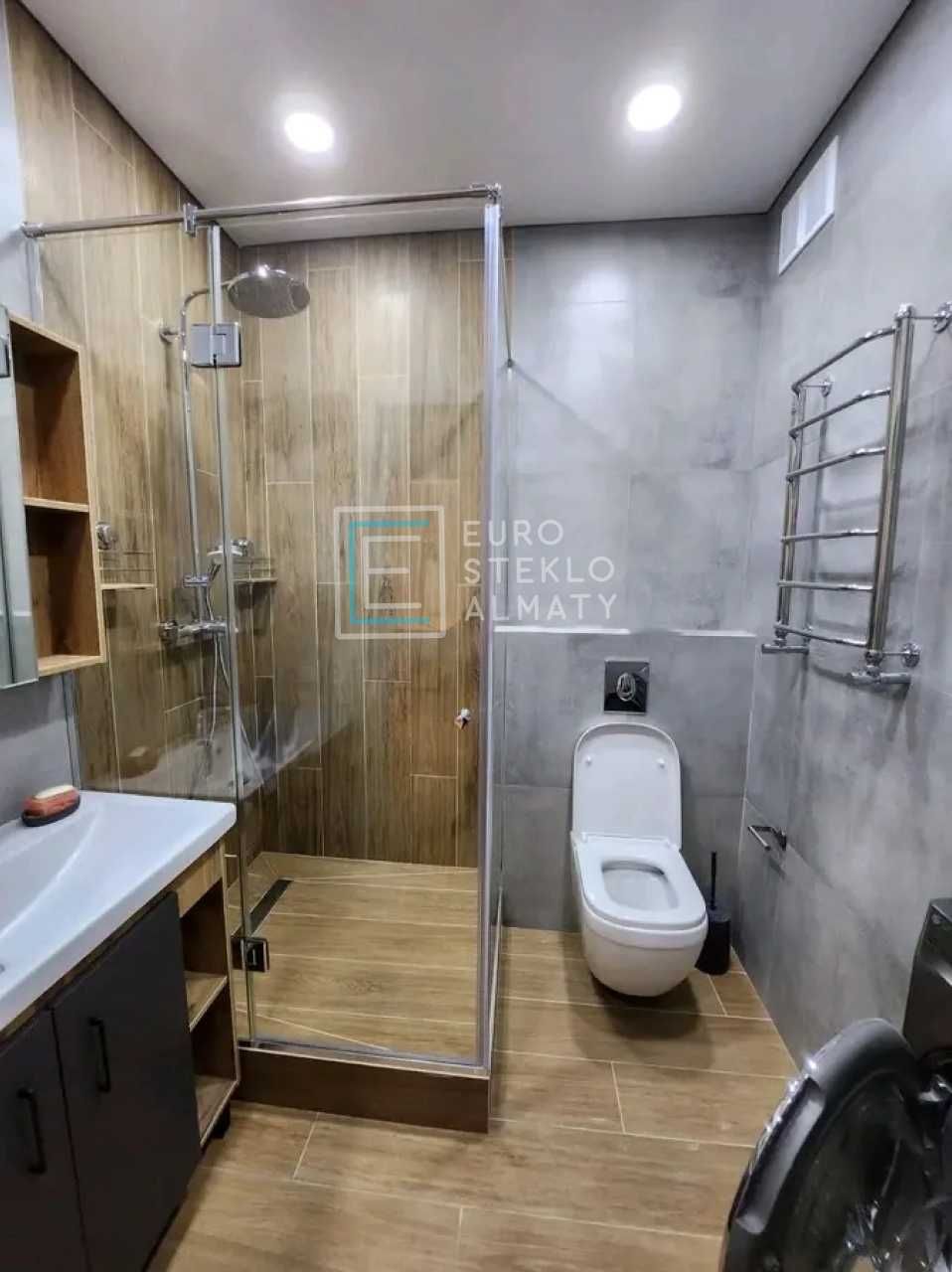 Распродажа, душевые перегородки и кабины люкс класса из стекла