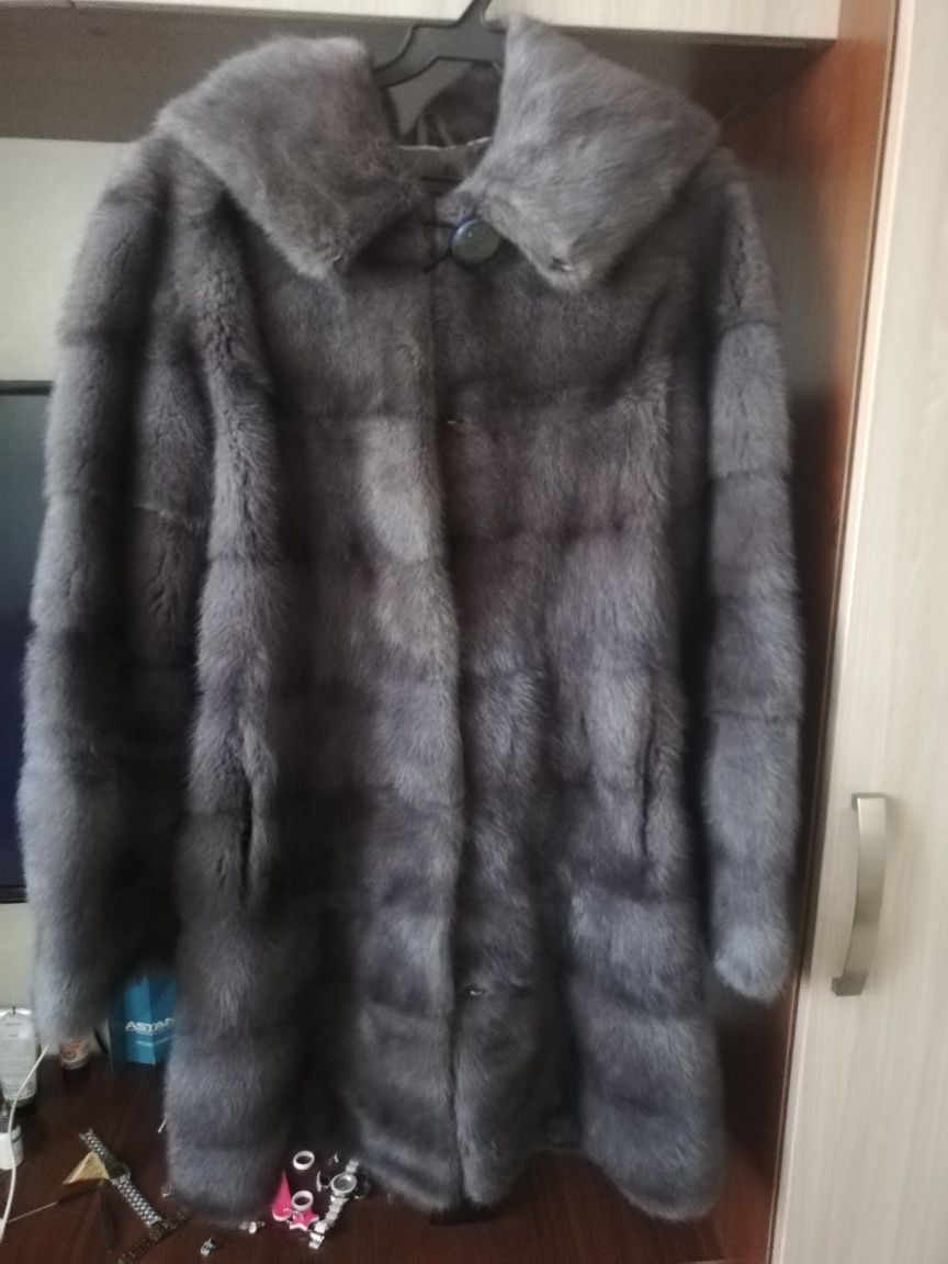 Продам норковую шубу